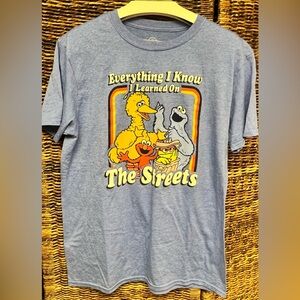 Sesame Street- Mens Large, Everything I know,‎ I learned on the streets, Blue